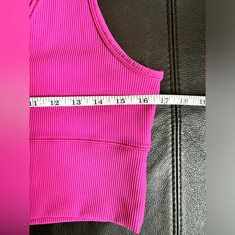 19. Lululemon Power Pivot Tank Top *Rib - Picture 6 of 7